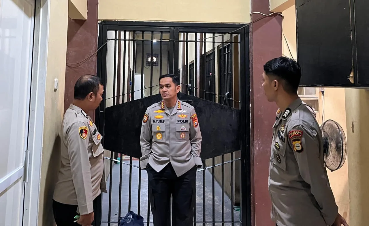 Sidak Ruang Tahti, Kapolresta Gowa Tekankan Disiplin dan Kewaspadaan Personel