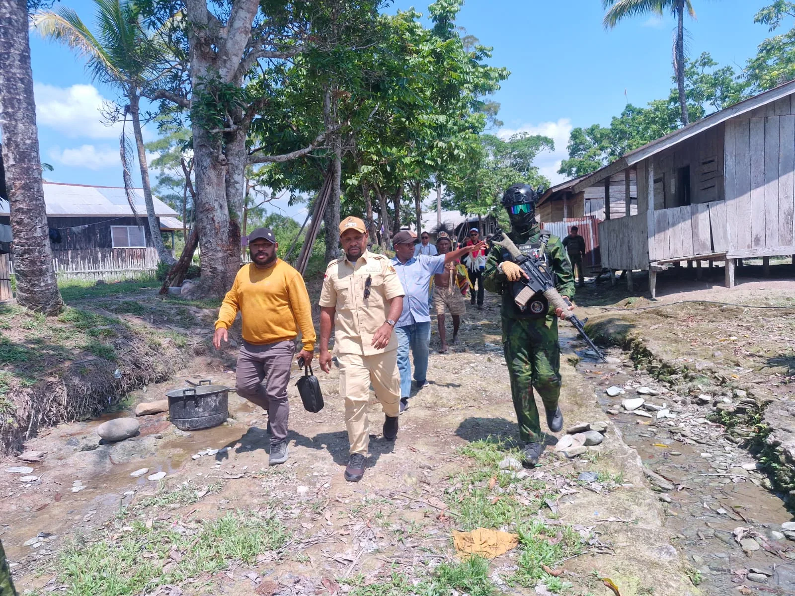 SATGAS PASGAT POS ABOY AMANKAN KUNJUNGAN WAKIL BUPATI DAN PERTAMINA, SPBU LUBAN SEGERA DIREALISASIKAN