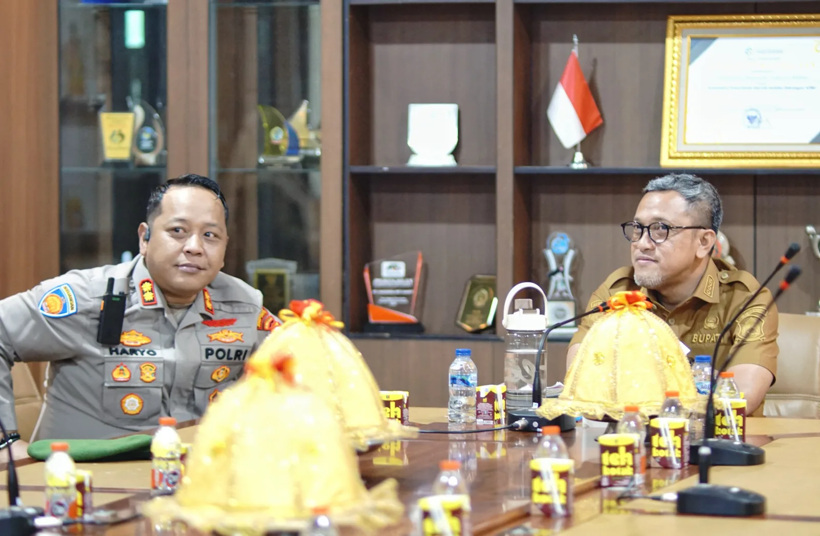KAPOLRES JENEPONTO DAMPINGI BUPATI IKUTI PEMANTAUAN PENYALURAN BBM SUBSIDI