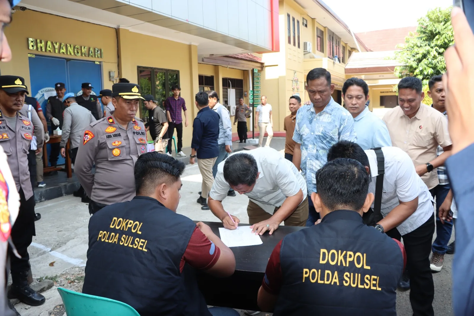 Ratusan Personel Polres Maros Ikuti Gaktibplin dan Pemeriksaan Urine oleh Propam Polda Sulsel