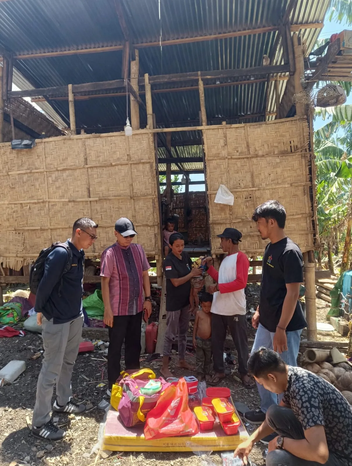 Sinergi Polri-Dinsos Bantu Pemulung di Tamalatea Dapat BPJS
